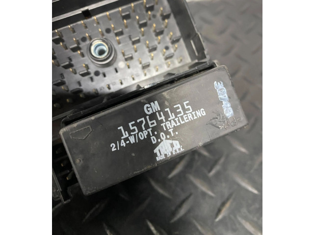  Pojistková skříňka 15058033-07   Hummer H2 2003