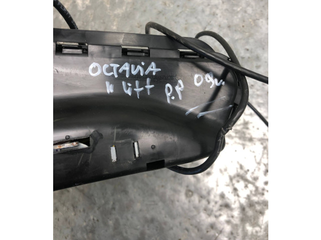 Подушка безопасности в сиденье 1K4880242D   Skoda Octavia Mk2 (1Z)