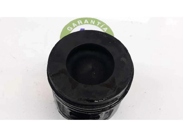 Píst 11257803033   BMW 5 E39   2.0  