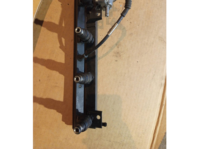 Vstřikovací lišta 1714710   BMW 3 E30  pro benzínový motor 2.0  