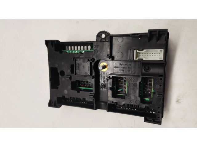 Блок предохранителей 6837091   BMW 7 G11 G12    