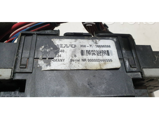   Pojistková skříňka 08696098, 000002444555   Volvo XC90 2008