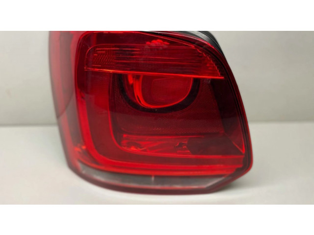 Задний фонарь левый сзади 6R0945095P, 6R0945095    Volkswagen Cross Polo   2009-2018 года