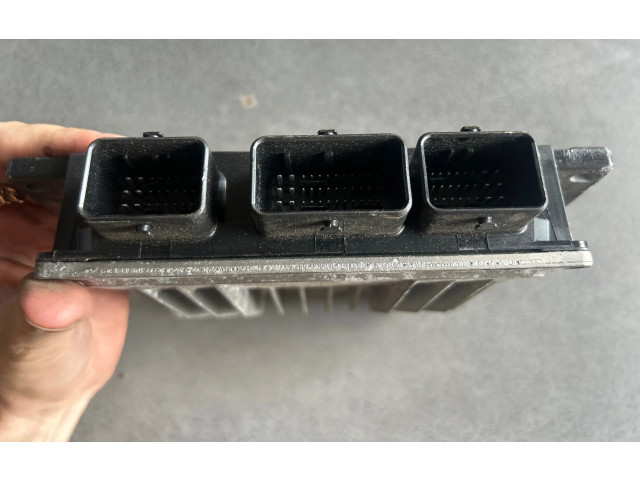 Блок управления двигателя 391024X520, R0410C045B   KIA Sedona