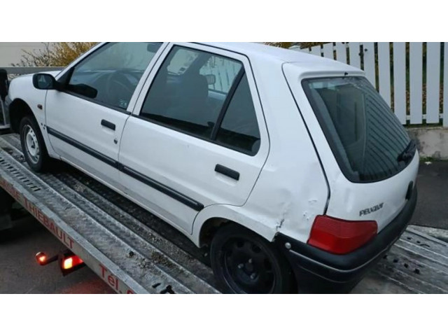 Замок капота 793445   Peugeot 106