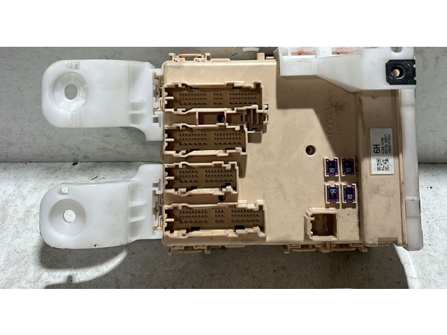   Pojistková skříňka 238000-5882, 238000-5882   Toyota RAV 4 (XA40) 2015