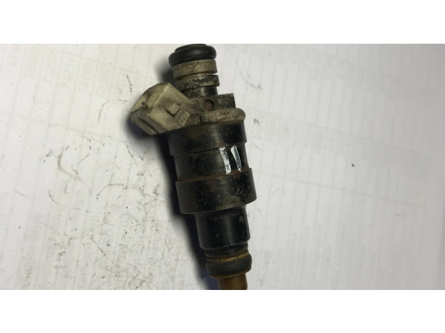 Vstřikovač 0280150208   BMW 3 E30  pro benzínový motor 0.0  