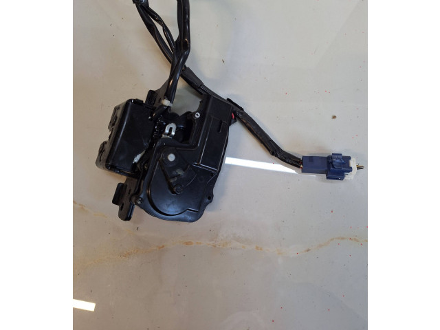 Замок багажника     Toyota Prius (XW30) 2009 - 2015 года