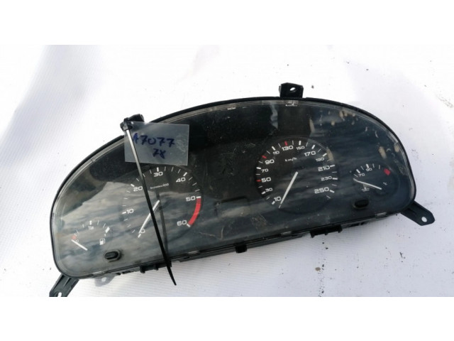 Přístrojová deska  Peugeot 406 2000 9630372880  