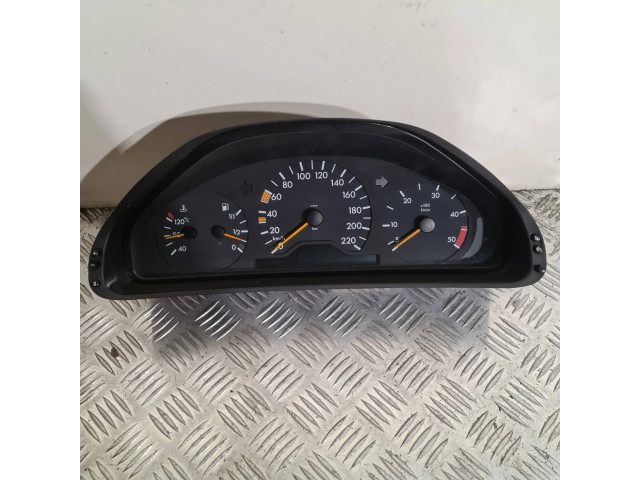 Přístrojová deska  Mercedes-Benz E W210 2000 2105401248  