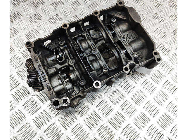 Масляный насос   03G103535B, 03G115105E  Audi A3 S3 8P 