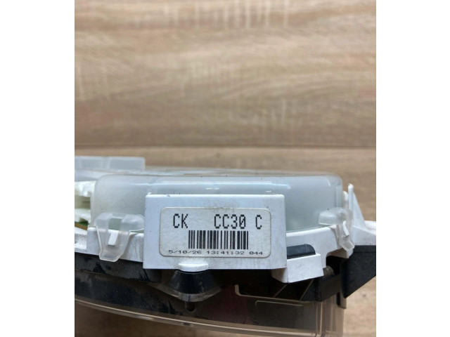 Přístrojová deska  Mazda 5 2005 023555430, CKCC30C  