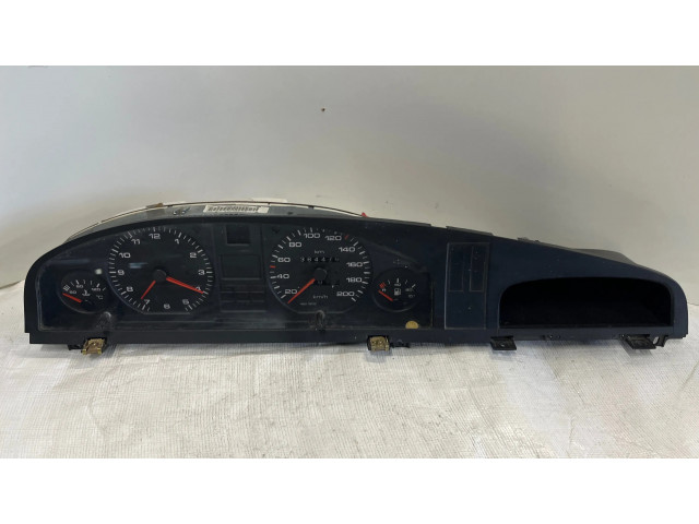 Панель приборов 88311183   Audi 100 200 5000 C3       