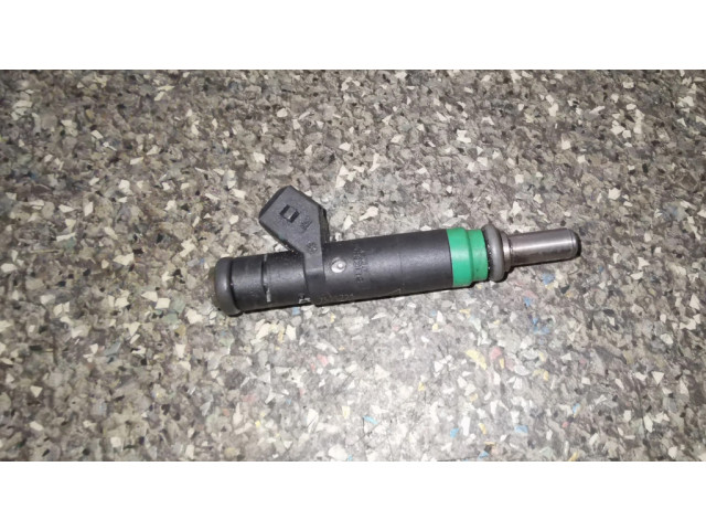 Vstřikovač 7525721   BMW 7 E65 E66  pro benzínový motor 5.0  