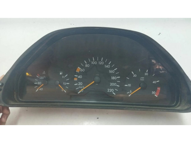 Přístrojová deska  Mercedes-Benz E W210  110008827019, CUADROINSTRUMENTOS  