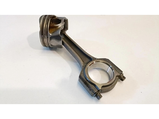 Píst PISTON   Ford Focus  pro benzínový motor 1.0  