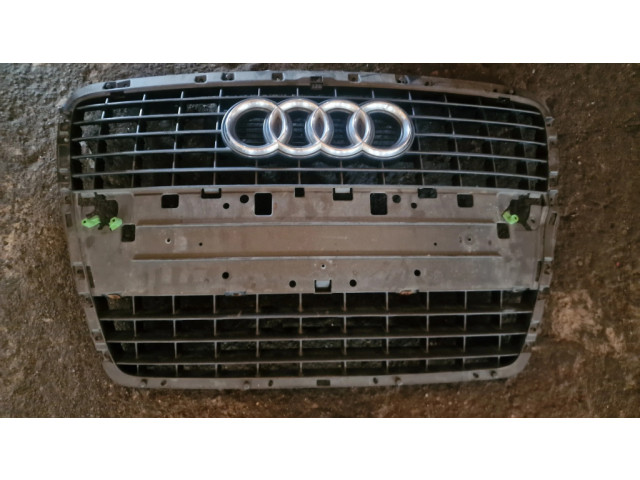 Верхняя решётка Audi A8 S8 D3 4E 2002-2009 года 4E0853651AE      