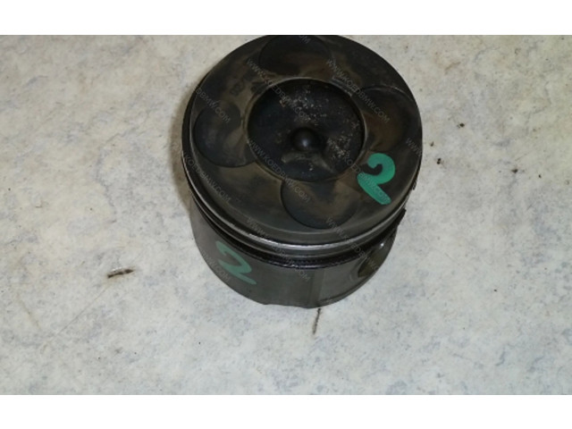 Píst 11252249992   BMW 7 E38    M67 