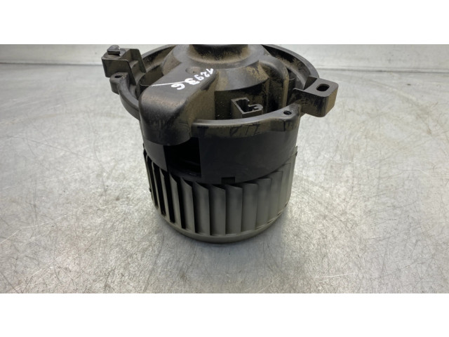 Вентилятор печки    MD0160701070, 21806351   Smart ForFour I