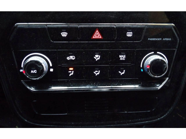 Дисплей       SsangYong Tivoli