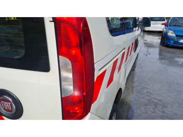 Задний фонарь      Fiat Doblo   2000-2009 года