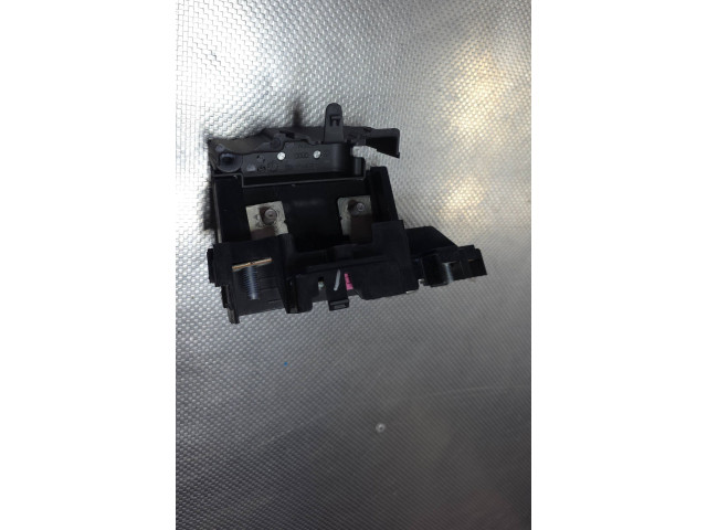  Pojistková skříňka 8V0915459   Audi RS3 2020