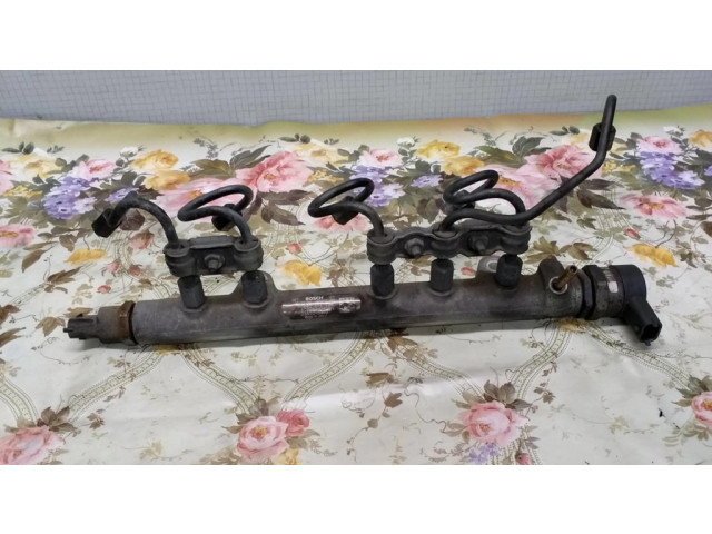 Vstřikovací lišta 2381033021, 0445214132   Toyota Corolla E120 E130  pro naftový motor 1.4  