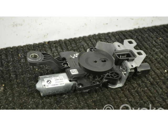 Моторчик заднего дворника 7403853, 15272310    BMW 5 G30 G31