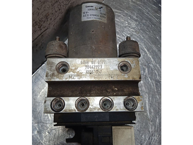 Jednotka ABS 3261039Z-2, 90447923   Opel Tigr A 1994