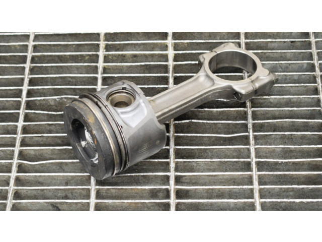 Píst 120A18001R, 7701475074   Renault Clio IV  pro naftový motor 1.5  