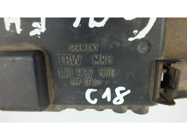 Блок предохранителей  1J0937550A   Audi A3 S3 8L    