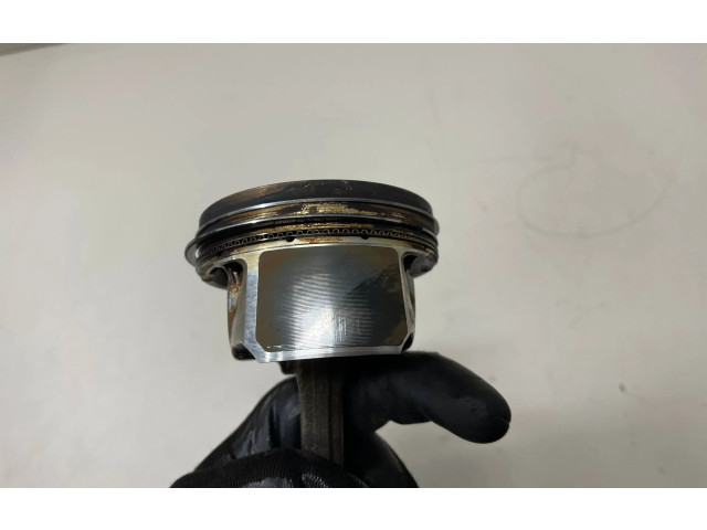  Поршень с шатуном  02606LJ1, WU3  Audi A3 S3 8V  