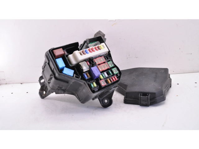 Блок предохранителей  8266252480   Toyota Verso-S    