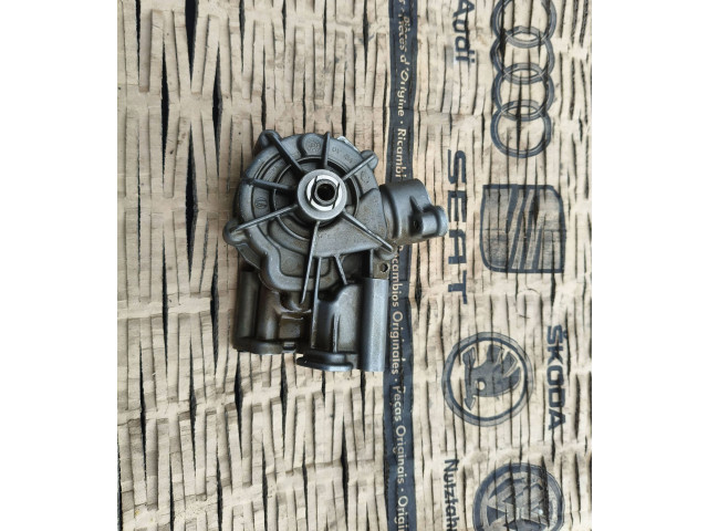 Čerpadlo oleje 06m115103q   Audi A4 S4 B9 8W   CWGD