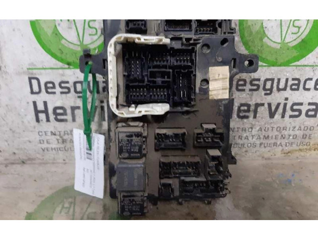   Pojistková skříňka 285519F902, 0090012   Nissan Terrano 2000