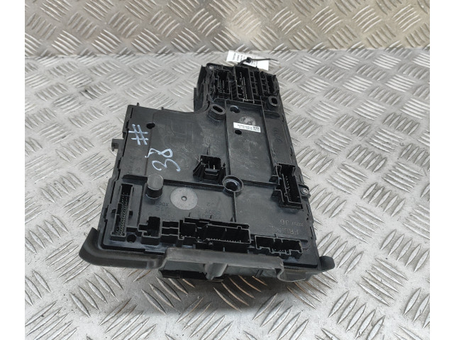 Блок комфорта 165765001A   Tesla Model Y   