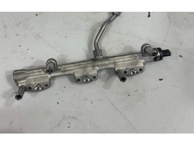 Топливная рампа 8665631, 8698787   BMW X2 F39 1.5 