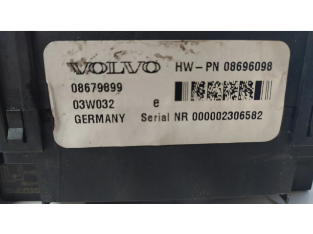   Pojistková skříňka 08679899, 03W032   Volvo XC90 2005