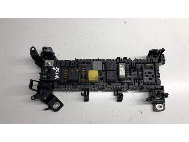 Блок предохранителей  A2465400340   Mercedes-Benz A W176    