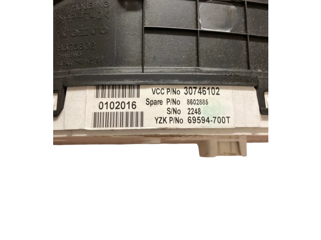 Přístrojová deska  Volvo V70 2006 30746102, 8602885  