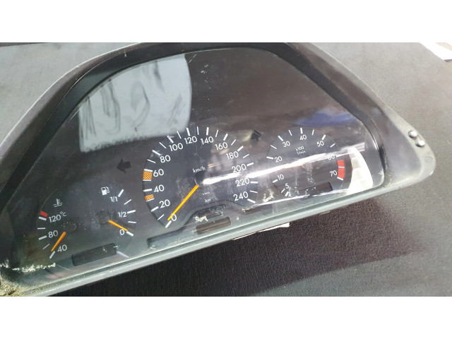 Přístrojová deska  Mercedes-Benz E W210 2000 A2105404947, 88311256  