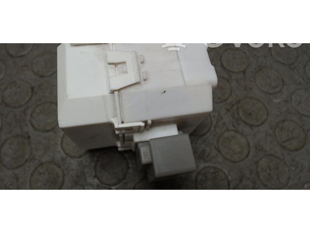 Блок предохранителей  MN108928   Mitsubishi Colt    