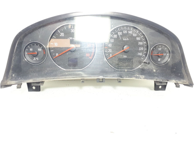 Панель приборов 13136729HT   Opel Signum       