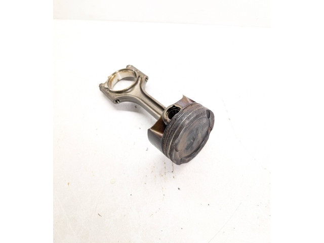  Поршень с шатуном B4204T23 32267957  Volvo S90, V90  