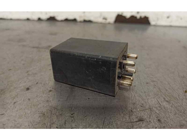   Pojistková skříňka 0035453205, 0539109003   Mercedes-Benz C W202 1995