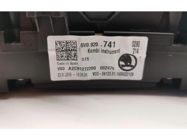 Přístrojová deska  Skoda Fabia Mk3 (NJ)  6V0920741  