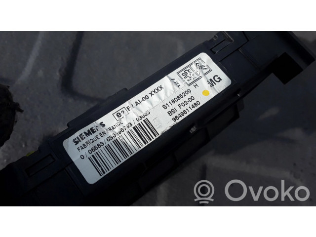 Блок предохранителей 9649811480, S118085200   Citroen C3    