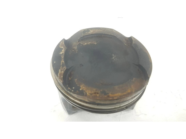  Поршень с шатуном  11258637807, 1212CD  BMW 7 G11 G12 для бензинового двигателя 
