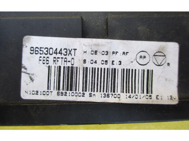 Блок управления климат-контролем 96530443XT   Citroen C2