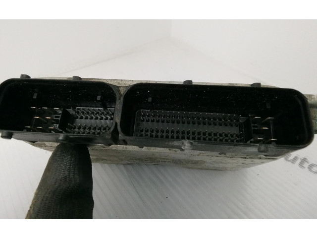Блок управления двигателя 074906018B, 0281010084   Volkswagen Transporter - Caravelle T4